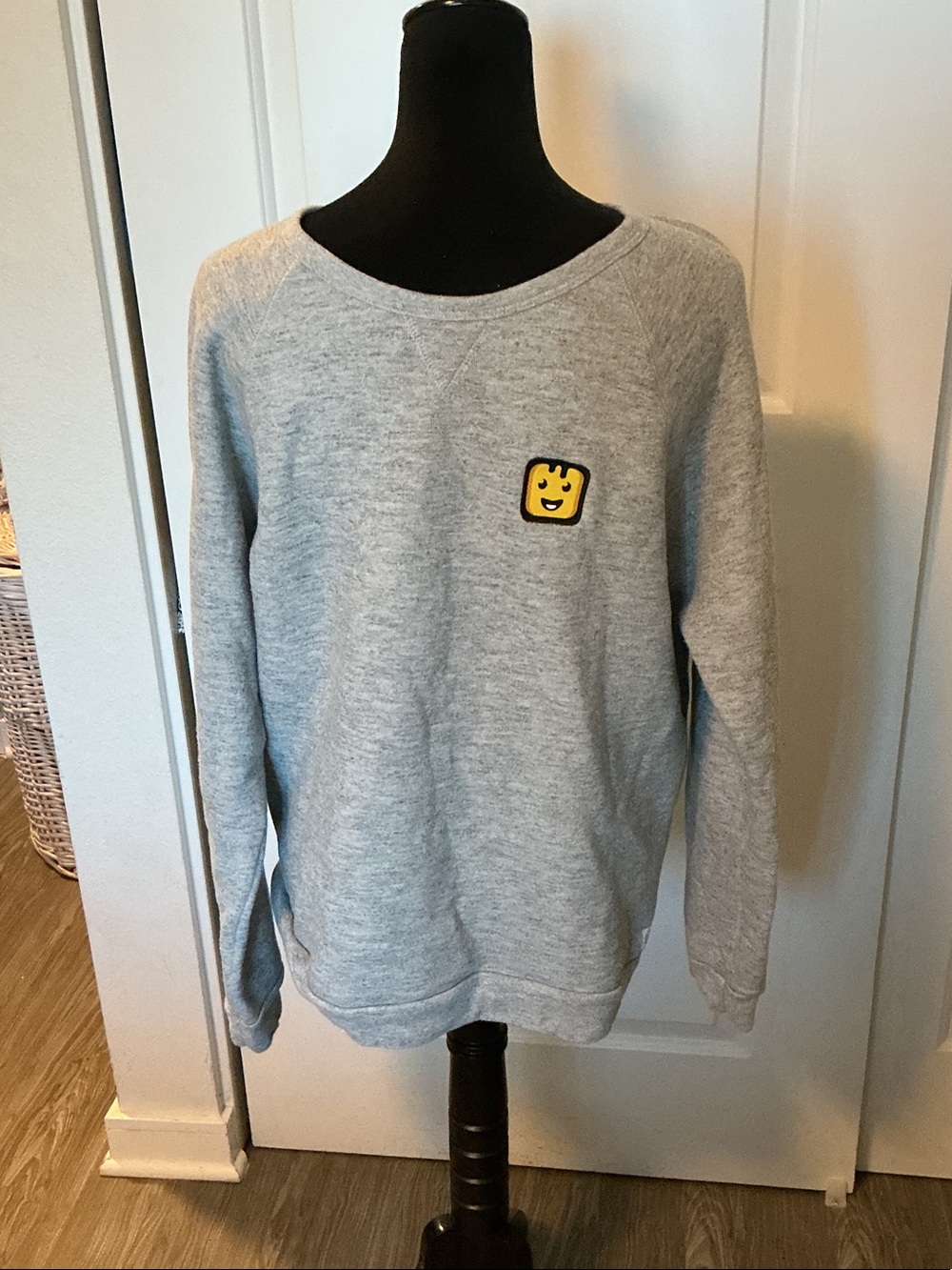 Marine LayerMen's Light Gray Crewneck Sweatshirt with Yellow Patch M 🇺🇸🇺🇸🇺🇸